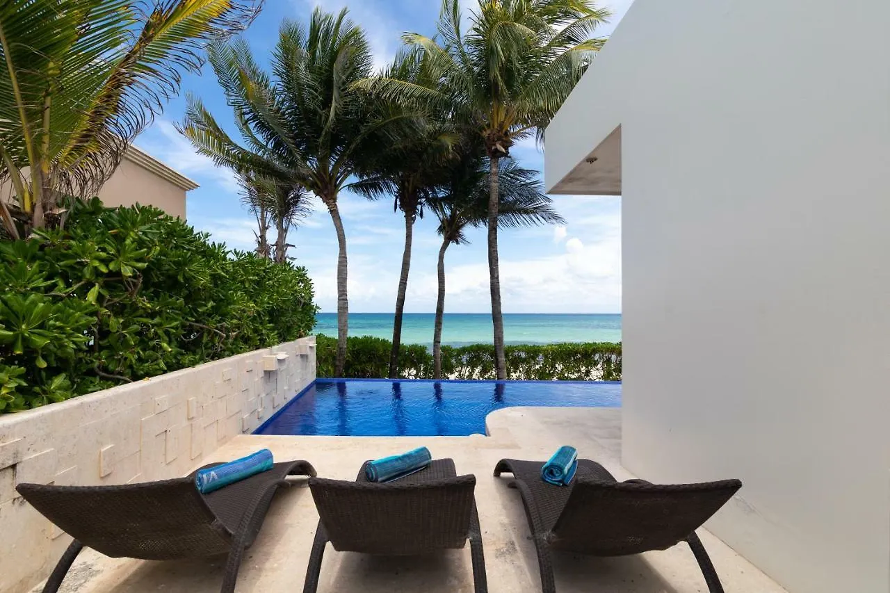 Дом отдыха Вилла Casa Martini- Oceanfront Private Pool House For 6 Плая-дель-Кармен