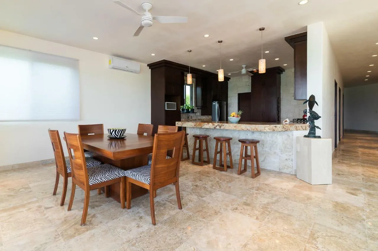 Вилла Casa Martini- Oceanfront Private Pool House For 6 Плая-дель-Кармен Дом отдыха