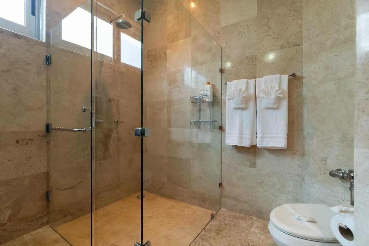 Вилла Casa Martini- Oceanfront Private Pool House For 6 Плая-дель-Кармен 0*,