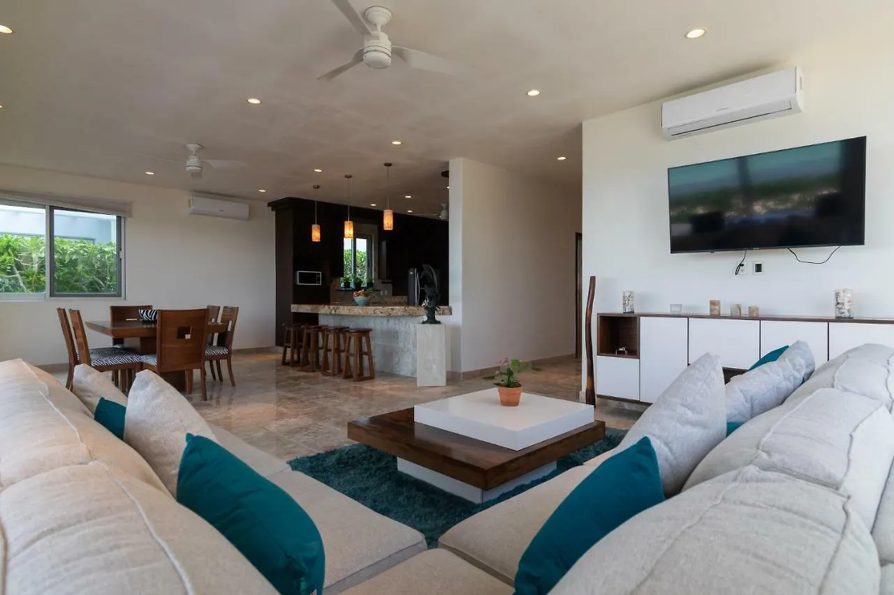 Вилла Casa Martini- Oceanfront Private Pool House For 6 Плая-дель-Кармен